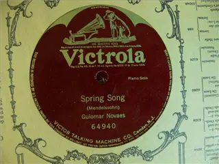 small_victrola 64940.webp